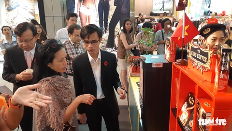 Hàng Việt vào siêu thị Thái - Ảnh 1. Hàng Việt vào siêu thị Thái - Ảnh 1.