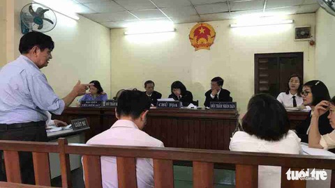 Lãnh đạo phải tham gia vụ kiện hành chính: Căng mình cũng không dự xuể - Ảnh 1. Lãnh đạo phải tham gia vụ kiện hành chính: Căng mình cũng không dự xuể - Ảnh 1.