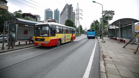 Hà Nội đề xuất khôi phục làn riêng xe buýt tuyến Nguyễn Trãi - Hà Đông - Ảnh 1. Hà Nội đề xuất khôi phục làn riêng xe buýt tuyến Nguyễn Trãi - Hà Đông - Ảnh 1.