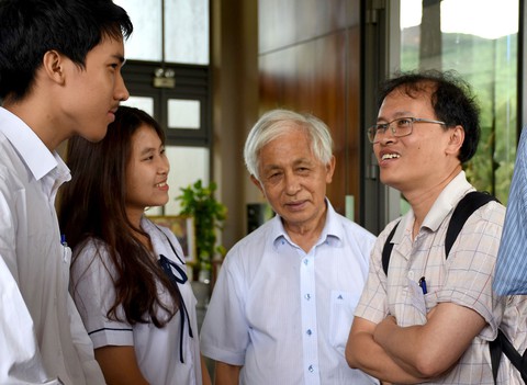 GS Đàm Thanh Sơn nhà khoa học tài năng và khiêm tốn - Ảnh 3. GS Đàm Thanh Sơn nhà khoa học tài năng và khiêm tốn - Ảnh 3.