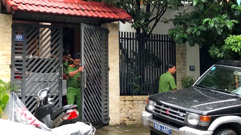 4 ông lớn bán nhà đất công cho Vũ nhôm bị khởi tố - Ảnh 1. 4 ông lớn bán nhà đất công cho Vũ nhôm bị khởi tố - Ảnh 1.