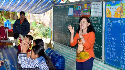 20 năm vì trẻ tật nguyền: Dạy văn hóa, dạy cả làm người - Ảnh 1. 20 năm vì trẻ tật nguyền: Dạy văn hóa, dạy cả làm người - Ảnh 1.