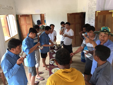 Lính Cụ Hồ sang Lào giúp bạn - Ảnh 17. Lính Cụ Hồ sang Lào giúp bạn - Ảnh 17.