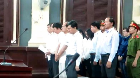 Phúc thẩm vụ ngân hàng Navibank: Giảm án cho 3 bị cáo nữ - Ảnh 1. Phúc thẩm vụ ngân hàng Navibank: Giảm án cho 3 bị cáo nữ - Ảnh 1.