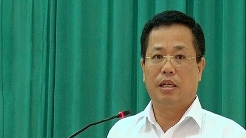 Nguyên bí thư Bến Cát bị bắt tạm giam, Tỉnh ủy họp báo trong 5 phút - Ảnh 1. Nguyên bí thư Bến Cát bị bắt tạm giam, Tỉnh ủy họp báo trong 5 phút - Ảnh 1.