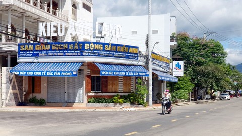 Doanh nghiệp địa ốc tháo chạy khỏi Bắc Vân Phong - Ảnh 1. Doanh nghiệp địa ốc tháo chạy khỏi Bắc Vân Phong - Ảnh 1.