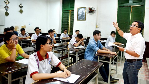 Giao địa phương xét tốt nghiệp THPT là xu hướng tất yếu - Ảnh 1. Giao địa phương xét tốt nghiệp THPT là xu hướng tất yếu - Ảnh 1.