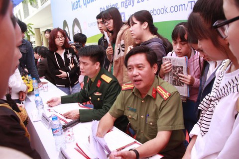 Điểm chuẩn các trường đại học giảm 4-5 điểm - Ảnh 2. Điểm chuẩn các trường đại học giảm 4-5 điểm - Ảnh 2.