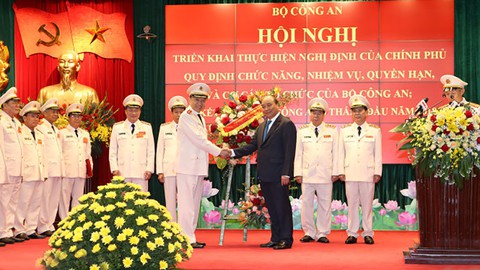 Bộ Công an bỏ 6 tổng cục, giảm 60 cục - Ảnh 1. Bộ Công an bỏ 6 tổng cục, giảm 60 cục - Ảnh 1.