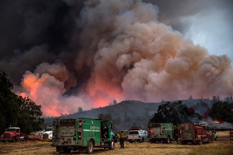 Cháy rừng lớn nhất trong lịch sử bang California - Ảnh 1. Cháy rừng lớn nhất trong lịch sử bang California - Ảnh 1.