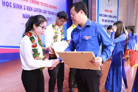 Tuyên dương Học sinh 3 rèn luyện TP.HCM - Ảnh 1. Tuyên dương Học sinh 3 rèn luyện TP.HCM - Ảnh 1.