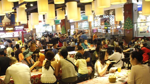 Tết dương lịch: khu du lịch TP.HCM nhộn nhịp, buffet thắng đậm - Ảnh 4. Tết dương lịch: khu du lịch TP.HCM nhộn nhịp, buffet thắng đậm - Ảnh 4.