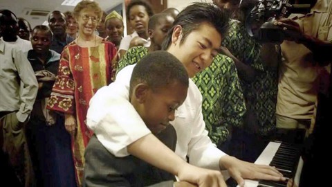 Nghệ sĩ piano Lang Lang: Biết nghe nhạc đã quý rồi - Ảnh 1. Nghệ sĩ piano Lang Lang: Biết nghe nhạc đã quý rồi - Ảnh 1.