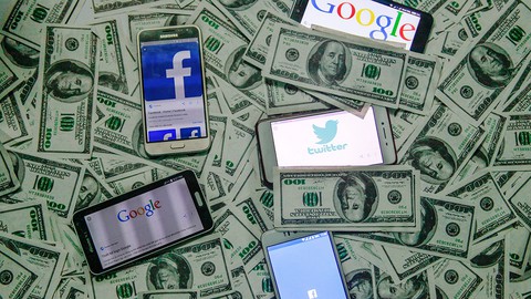 Tranh cãi nảy lửa việc Facebook, Google phải trả tiền bản quyền - Ảnh 1. Tranh cãi nảy lửa việc Facebook, Google phải trả tiền bản quyền - Ảnh 1.