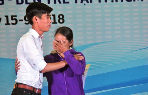 Vượt nghịch cảnh, đến giảng đường - Ảnh 7. Vượt nghịch cảnh, đến giảng đường - Ảnh 7.