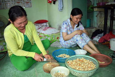 Vượt nghịch cảnh, đến giảng đường - Ảnh 5. Vượt nghịch cảnh, đến giảng đường - Ảnh 5.