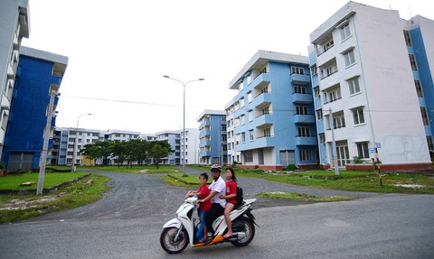 Không an cư, khó tái định cư - Ảnh 1. Không an cư, khó tái định cư - Ảnh 1.