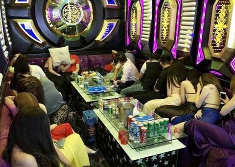 Lôi kéo chơi ma túy: xử sao? - Ảnh 2. Lôi kéo chơi ma túy: xử sao? - Ảnh 2.