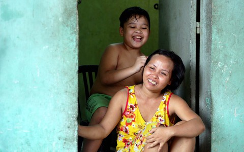 Nhí - người hùng của mẹ - Ảnh 2. Nhí - người hùng của mẹ - Ảnh 2.