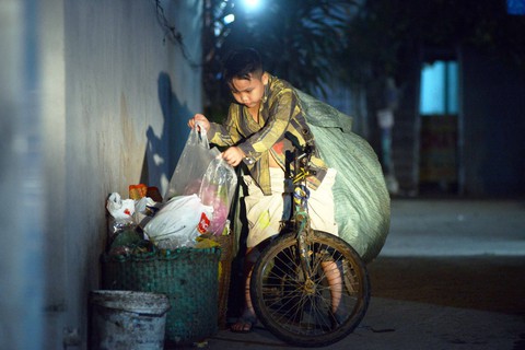 Nhí - người hùng của mẹ - Ảnh 1. Nhí - người hùng của mẹ - Ảnh 1.