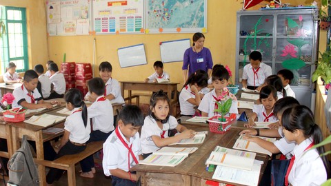 Thị trường sách giáo khoa sắp tới: Giá sách là yếu tố cạnh tranh - Ảnh 1. Thị trường sách giáo khoa sắp tới: Giá sách là yếu tố cạnh tranh - Ảnh 1.