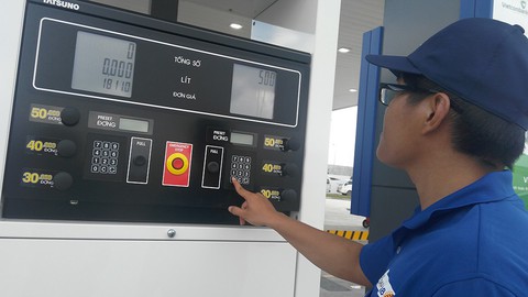 Sửa công thức tính giá xăng dầu - Ảnh 1. Sửa công thức tính giá xăng dầu - Ảnh 1.