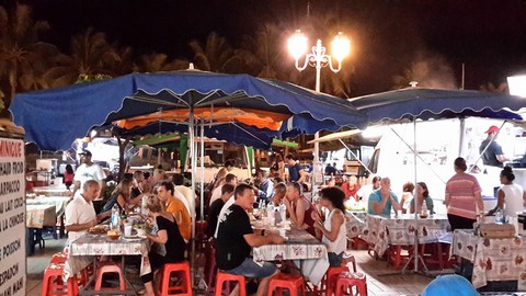 Vòng quanh thế giới thịt chó - kỳ 3: Món chó ở châu Phi và Thụy Sĩ - Ảnh 1. Vòng quanh thế giới thịt chó - kỳ 3: Món chó ở châu Phi và Thụy Sĩ - Ảnh 1.