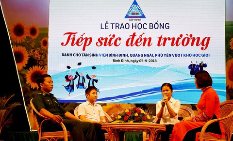 Tiếp sức đến trường: những tấm gương chiến thắng số phận - Ảnh 1. Tiếp sức đến trường: những tấm gương chiến thắng số phận - Ảnh 1.