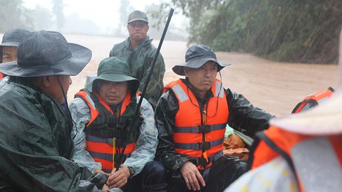 Qua Lào... cứu hộ - Kỳ cuối: Tình nghĩa Việt - Lào - Ảnh 1. Qua Lào... cứu hộ - Kỳ cuối: Tình nghĩa Việt - Lào - Ảnh 1.