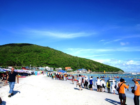 Đến đảo Koh Coral tắm biển và ăn hải sản - Ảnh 2. Đến đảo Koh Coral tắm biển và ăn hải sản - Ảnh 2.