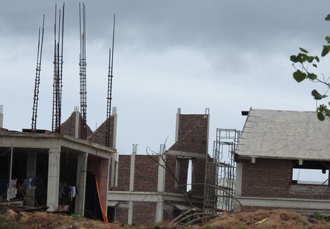 Chủ tịch quận phải chịu trách nhiệm nếu để vi phạm xây dựng - Ảnh 2. Chủ tịch quận phải chịu trách nhiệm nếu để vi phạm xây dựng - Ảnh 2.