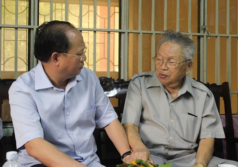 Lãnh đạo TP.HCM thăm ba vị tướng từng tham gia Mậu Thân 1968 - Ảnh 3.