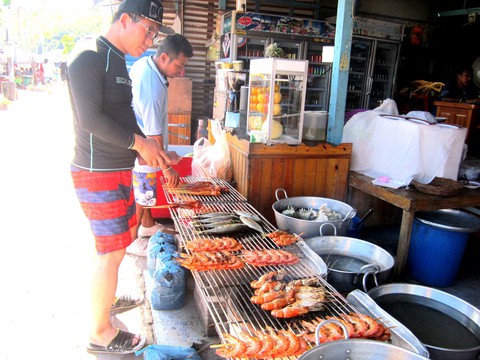 Đến đảo Koh Coral tắm biển và ăn hải sản - Ảnh 7. Đến đảo Koh Coral tắm biển và ăn hải sản - Ảnh 7.