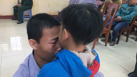Bên lề phiên tòa phá rừng pơmu - Ảnh 2. Bên lề phiên tòa phá rừng pơmu - Ảnh 2.