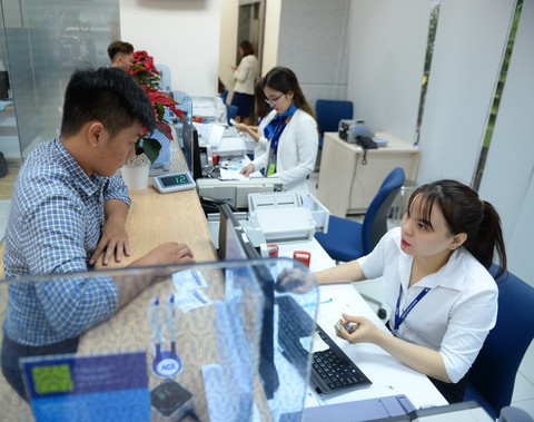 Standard Chartered thoái toàn bộ vốn khỏi ACB - Ảnh 1. Standard Chartered thoái toàn bộ vốn khỏi ACB - Ảnh 1.