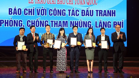 Tuổi Trẻ đoạt giải B báo chí đấu tranh chống tham nhũng - Ảnh 1. Tuổi Trẻ đoạt giải B báo chí đấu tranh chống tham nhũng - Ảnh 1.