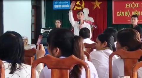 Bác sĩ bệnh viện tâm thần nghe giới thiệu sản phẩm trong giờ làm - Ảnh 2. Bác sĩ bệnh viện tâm thần nghe giới thiệu sản phẩm trong giờ làm - Ảnh 2.