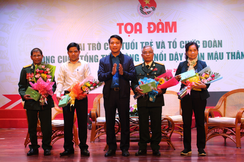 Gặp nhân chứng lịch sử cuộc Tổng tiến công và nổi dậy Mậu Thân - Ảnh 5. Gặp nhân chứng lịch sử cuộc Tổng tiến công và nổi dậy Mậu Thân - Ảnh 5.