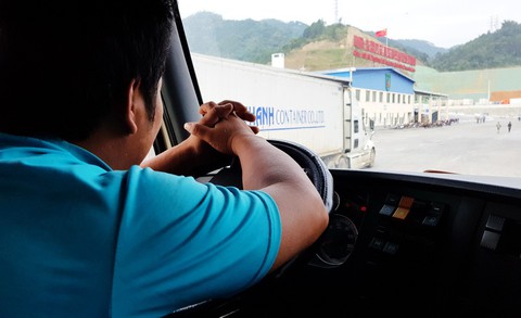 Lái xe container làm lại cuộc đời - Ảnh 1. Lái xe container làm lại cuộc đời - Ảnh 1.