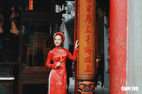 Xúng xính áo dài đón Tết ở làng người Hoa - Ảnh 11. Xúng xính áo dài đón Tết ở làng người Hoa - Ảnh 11.