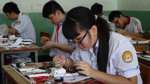 Bỏ cộng điểm thi nghề phổ thông: Phụ huynh, học sinh hoang mang - Ảnh 1. Bỏ cộng điểm thi nghề phổ thông: Phụ huynh, học sinh hoang mang - Ảnh 1.