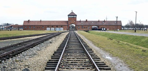 Đi Krakow ghé trại Auschwitz, nhà ma, mỏ muối - Ảnh 1. Đi Krakow ghé trại Auschwitz, nhà ma, mỏ muối - Ảnh 1.