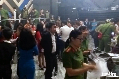 Lại phát hiện 80 thanh niên dính ma túy trong bar ở Biên Hòa - Ảnh 2. Lại phát hiện 80 thanh niên dính ma túy trong bar ở Biên Hòa - Ảnh 2.