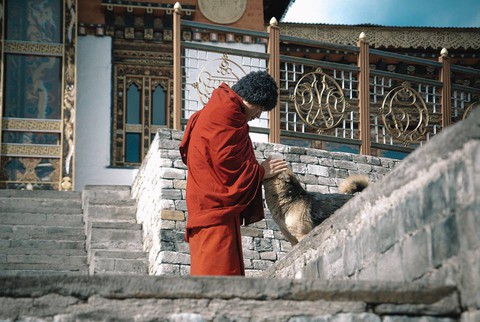 Hạnh phúc là mỉm cười ở Bhutan - Ảnh 2. Hạnh phúc là mỉm cười ở Bhutan - Ảnh 2.