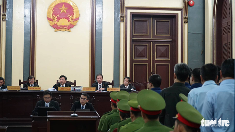 Ông Trần Bắc Hà gửi đơn xin vắng mặt tại tòa để đi chữa bệnh - Ảnh 1. Ông Trần Bắc Hà gửi đơn xin vắng mặt tại tòa để đi chữa bệnh - Ảnh 1.