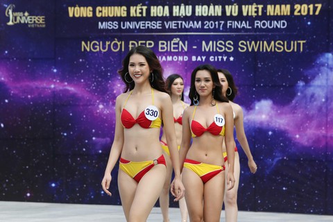 Thí sinh Hoa hậu Hoàn vũ VN trình diễn bikini nóng bỏng - Ảnh 1. Thí sinh Hoa hậu Hoàn vũ VN trình diễn bikini nóng bỏng - Ảnh 1.