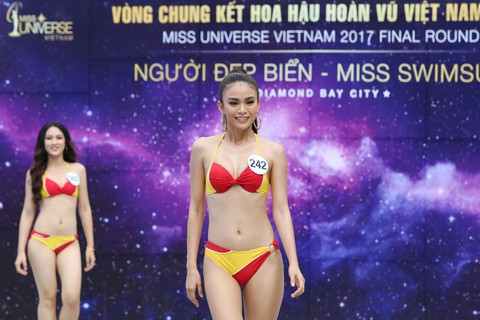 Thí sinh Hoa hậu Hoàn vũ VN trình diễn bikini nóng bỏng - Ảnh 9. Thí sinh Hoa hậu Hoàn vũ VN trình diễn bikini nóng bỏng - Ảnh 9.