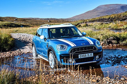 MINI tái xuất ở Việt Nam với mẫu Countryman 2018 - Ảnh 2. MINI tái xuất ở Việt Nam với mẫu Countryman 2018 - Ảnh 2.