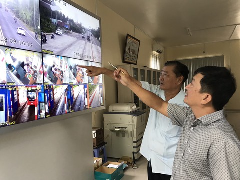 Trạm thu phí Sóc Trăng xả trạm - Ảnh 4. Trạm thu phí Sóc Trăng xả trạm - Ảnh 4.