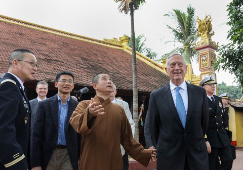 Một ngày của Bộ trưởng Quốc phòng Mỹ James Mattis ở Hà Nội - Ảnh 5. Một ngày của Bộ trưởng Quốc phòng Mỹ James Mattis ở Hà Nội - Ảnh 5.